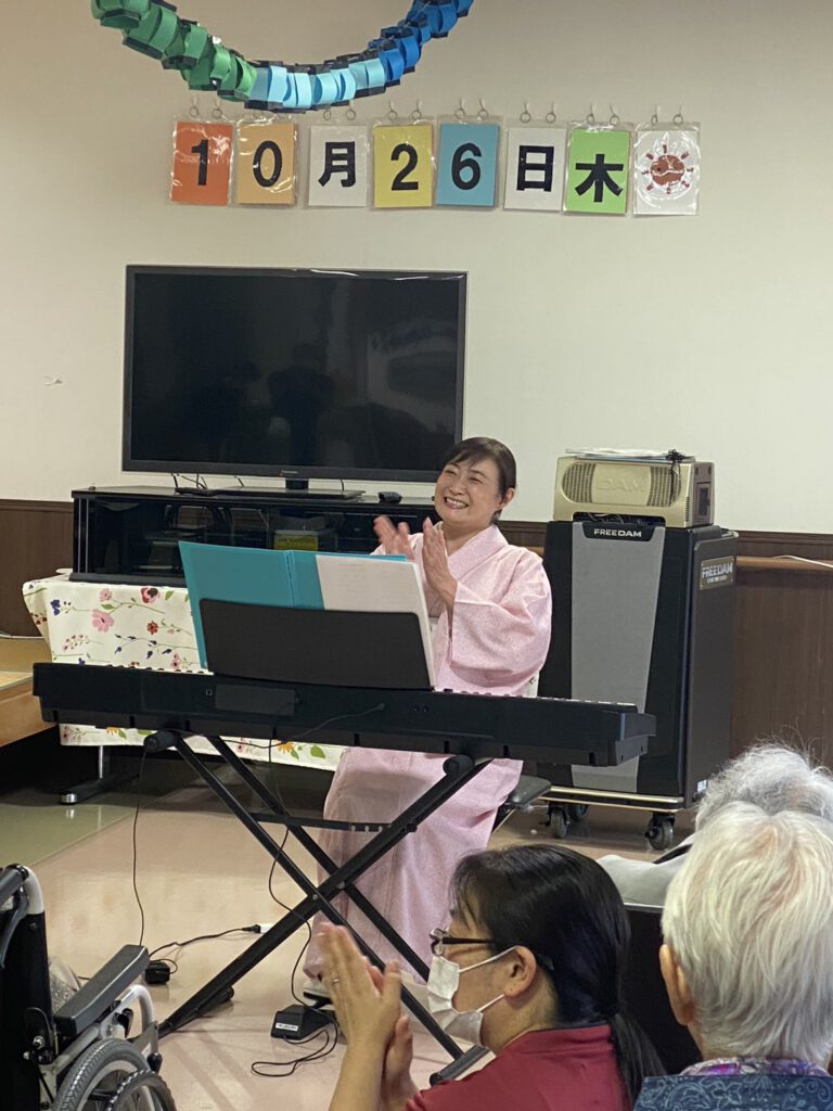 永見彩子大分でレクリエーション音楽会開催