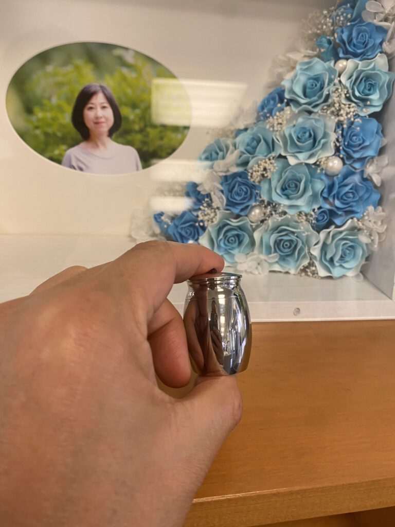 海洋散骨+分骨＝手元供養ミニ骨つぼ
